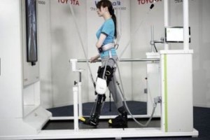 راه رفتن معلولان با پاهای روباتیک