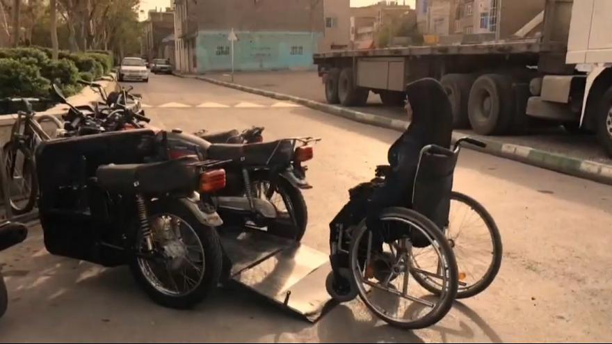 روایت زندگی زن معلول موتورسوار مشهد