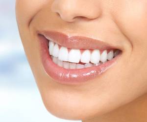 کمبود برخی از ویتامین های مهم و ضروری در بدن می توانند باعث ایجاد مشکل برای دندان هایمان شوند