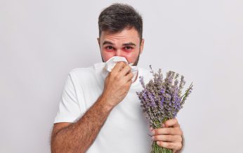 بهترین راه پیشگیری از بروز علائم حساسیت به بوی عطر ؛ خوشبوهای پردردسر!