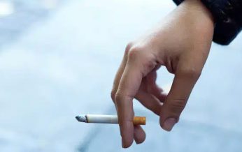 عوارض مصرف دخانیات چیست؟ ۱۰ ضرر مهم که باید جدی بگیرید!