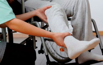 تمریناتی برای افراد دچار پاراپلژی که می تواند به تحرک پاهای آنها کمک کند